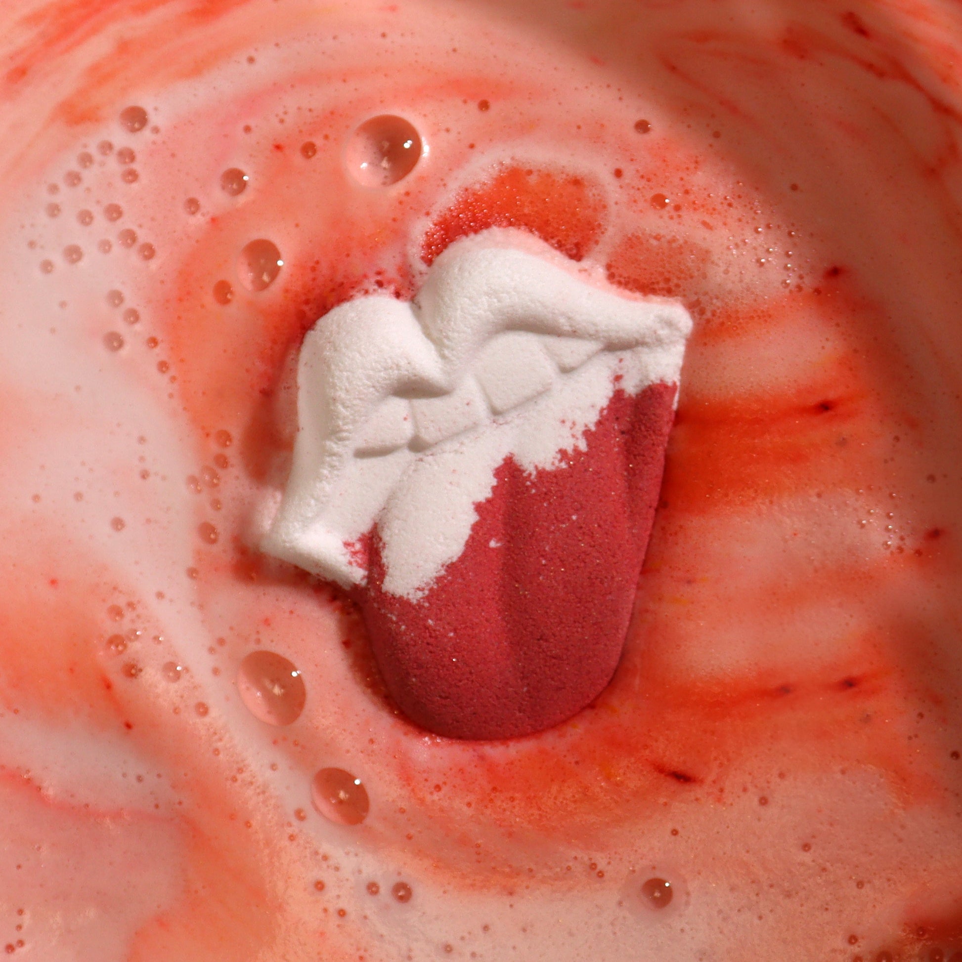 Luscious Lips Bath Bomb