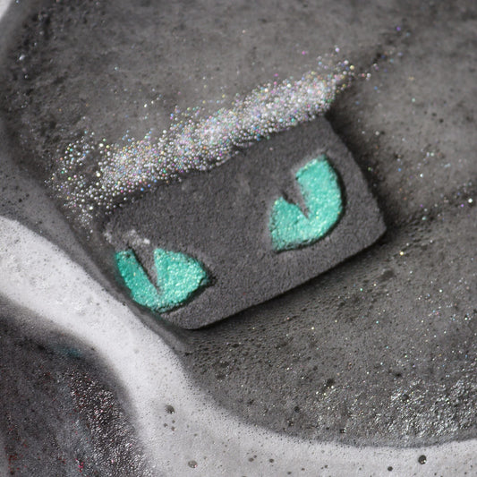 Cats Eyes Halloween Bath Bomb 80g - Coal Harbour
