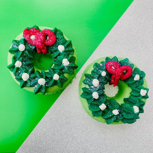 Christmas Wreath Topped Bath Bomb - Coal Harbour