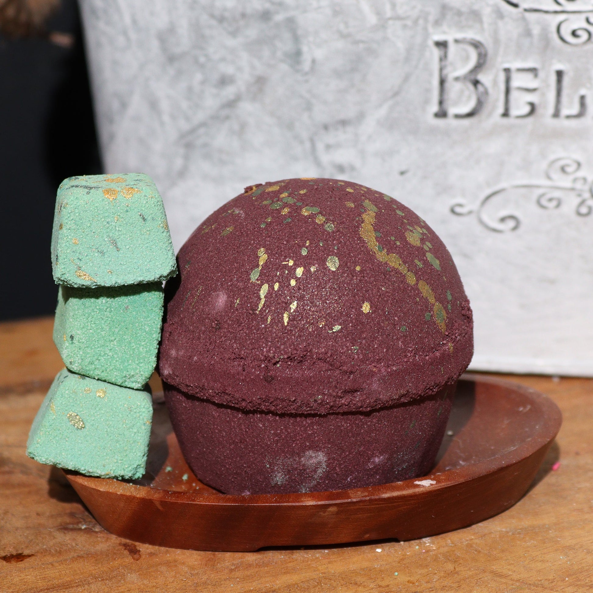 Dubai Bath Bomb - Emerald Oudh Truffle - Coal Harbour