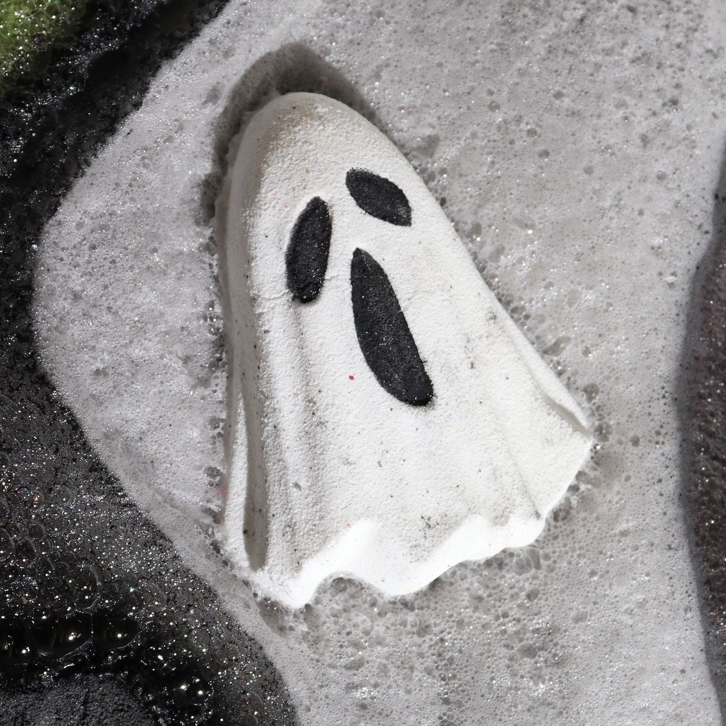 Ghost Halloween Bath Bomb 65g - Coal Harbour