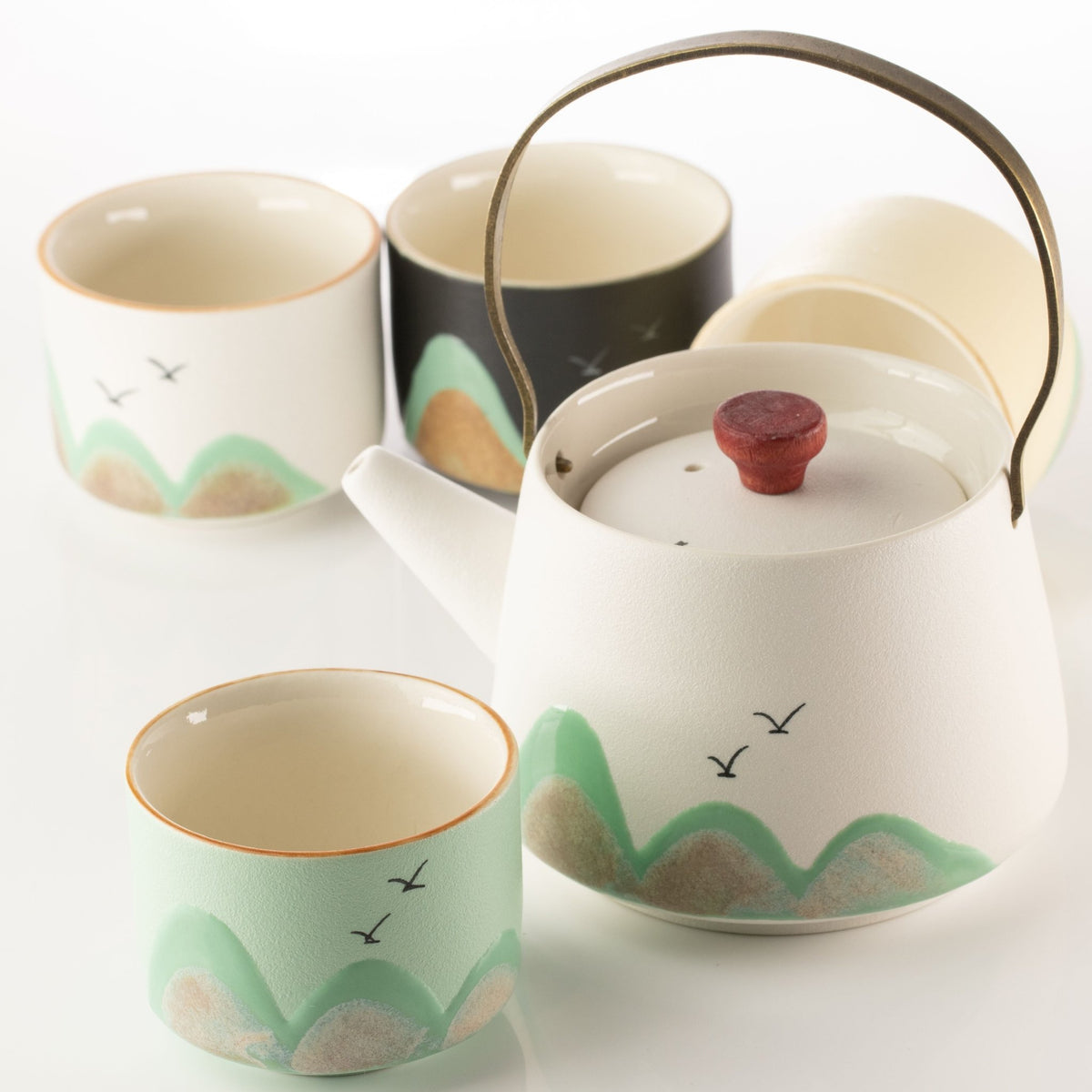 Thousand Miles - Tea Set - Four Cups - Ceremonial Cloth & Bamboo Grip - Coal Harbour